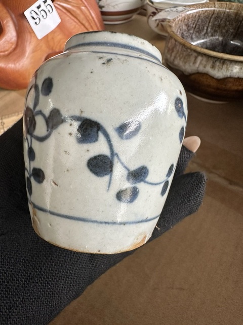 古玩陶瓷明末清初 青花花卉紋蓋罐真品鑒賞圖