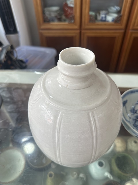 古玩陶瓷青白釉瓜棱梅瓶真品鑒賞圖