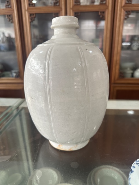 古玩陶瓷青白釉瓜棱梅瓶真品鑒賞圖