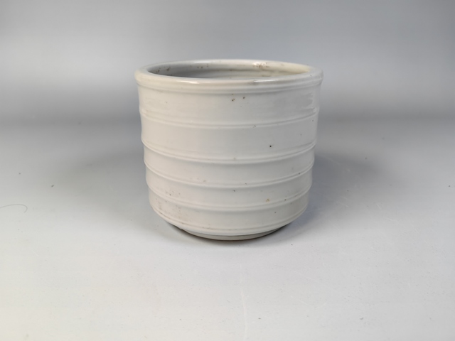 古玩陶瓷清中甜白釉炫紋香爐真品鑒賞圖