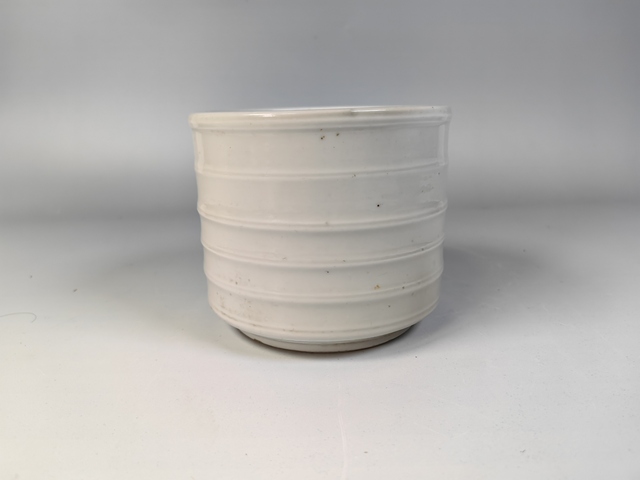 古玩陶瓷清中甜白釉炫紋香爐真品鑒賞圖