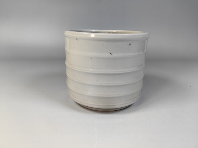 古玩陶瓷清中甜白釉炫紋香爐真品鑒賞圖