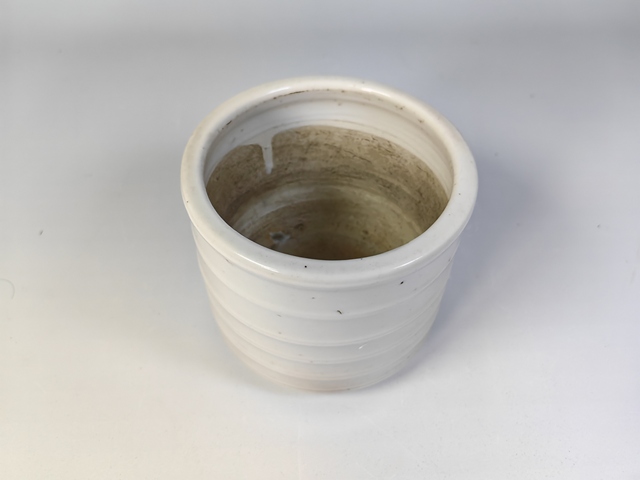 古玩陶瓷清中甜白釉炫紋香爐真品鑒賞圖