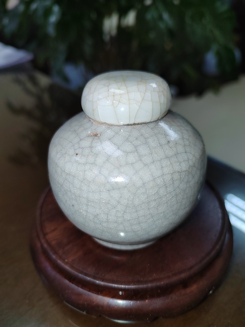 古玩陶瓷哥釉蓋罐真品鑒賞圖
