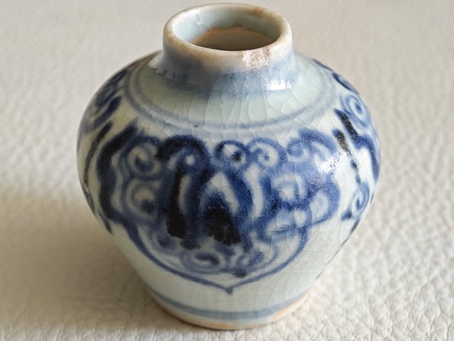 古玩陶瓷青花披肩瓔珞紋罐真品鑒賞圖