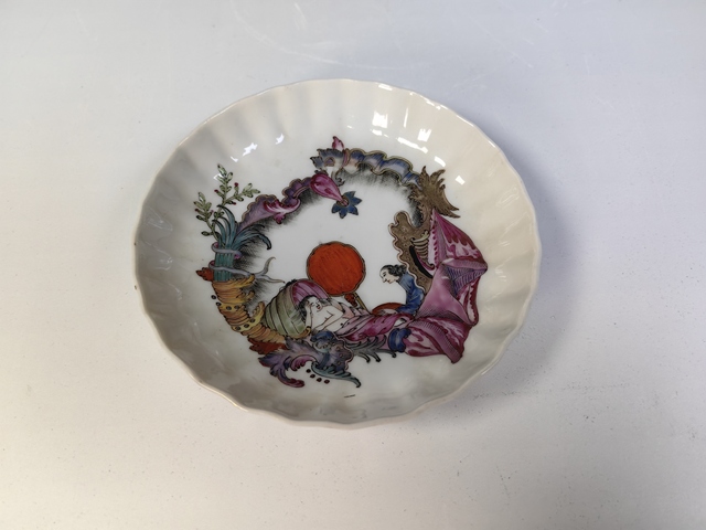 古玩陶瓷清中西洋人物紋琺瑯彩賞盤真品鑒賞圖