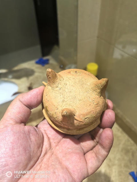 古玩陶瓷南北朝越窯青瓷鳳首三足爐拍賣,當前價格10800元