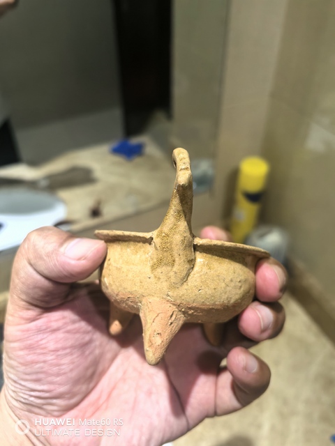 古玩陶瓷南北朝越窯青瓷鳳首三足爐拍賣,當前價格10800元