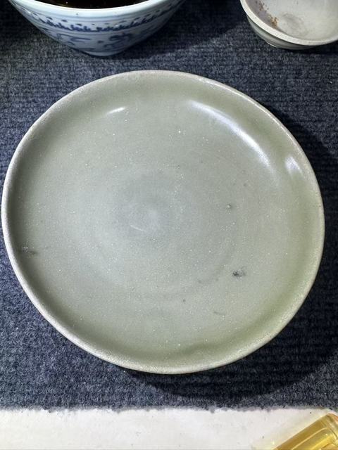 古玩陶瓷龍泉窯蓮瓣盤真品鑒賞圖