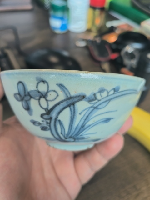 古玩陶瓷青花蘭草紋茶碗真品鑒賞圖