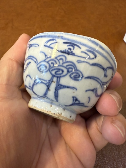 古玩陶瓷青花花卉紋喜字杯真品鑒賞圖