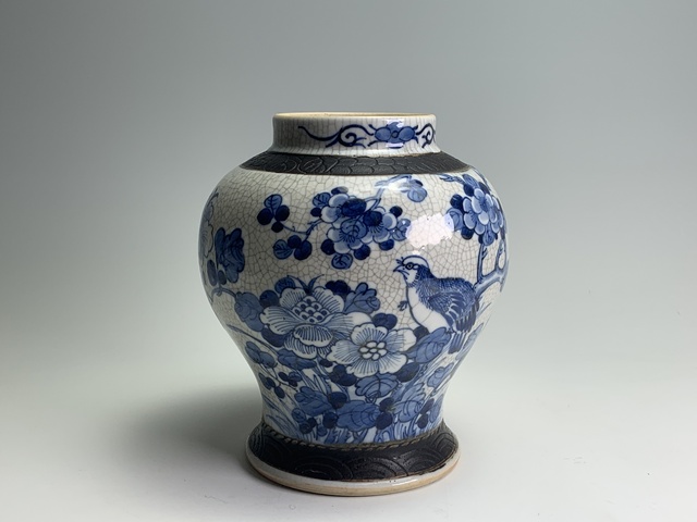 古玩陶瓷清晚期·哥釉青花花鳥紋將軍罐拍賣，當(dāng)前價格1494元