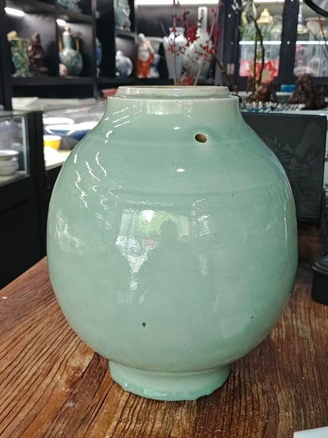 古玩陶瓷豆青釉罐真品鑒賞圖