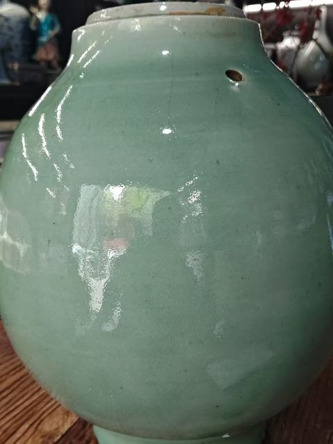古玩陶瓷豆青釉罐真品鑒賞圖