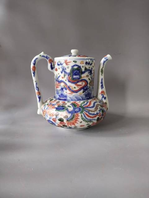 古玩陶瓷民國青花五彩壺真品鑒賞圖
