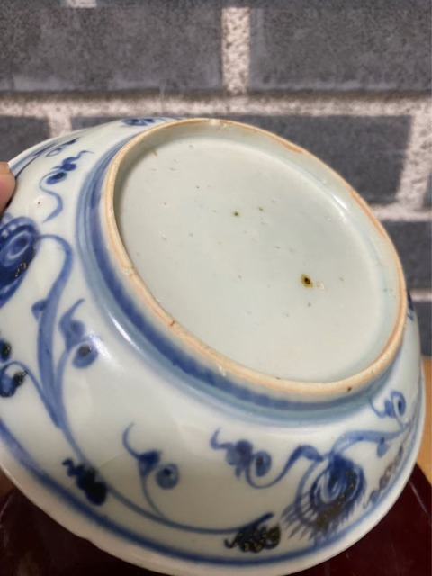 古玩陶瓷青花飄帶繡球獅子紋盤真品鑒賞圖