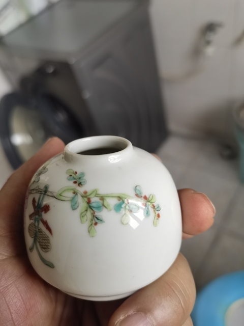 古玩陶瓷清晚期 粉彩花卉紋水盂真品鑒賞圖