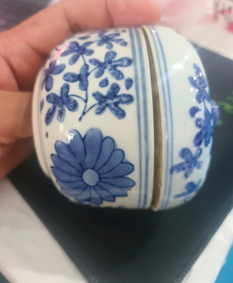 古玩陶瓷青花蓋罐真品鑒賞圖