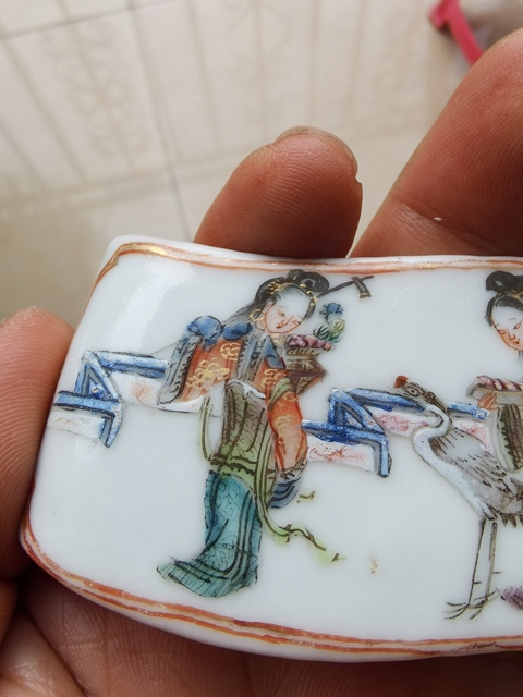 古玩陶瓷粉彩人物紋墨床（后加彩）真品鑒賞圖