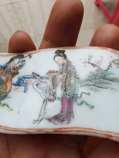 古玩陶瓷粉彩人物紋墨床（后加彩）真品鑒賞圖