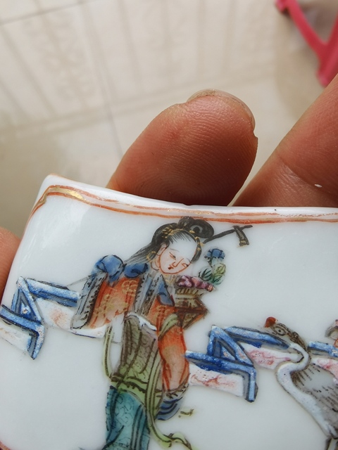 古玩陶瓷粉彩人物紋墨床（后加彩）真品鑒賞圖