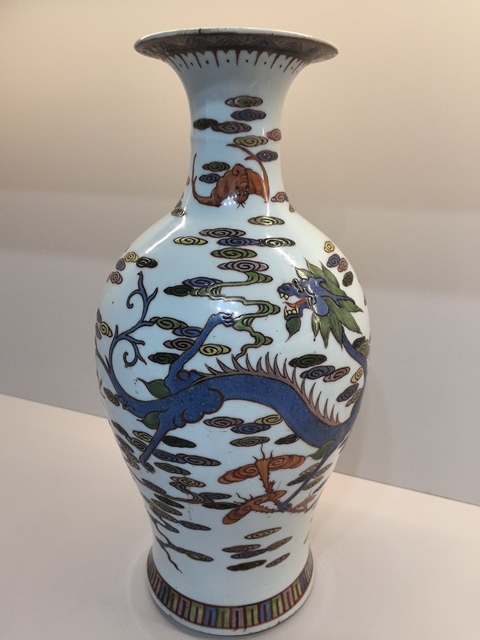 古玩陶瓷民國 粉彩云龍紋真品鑒賞圖