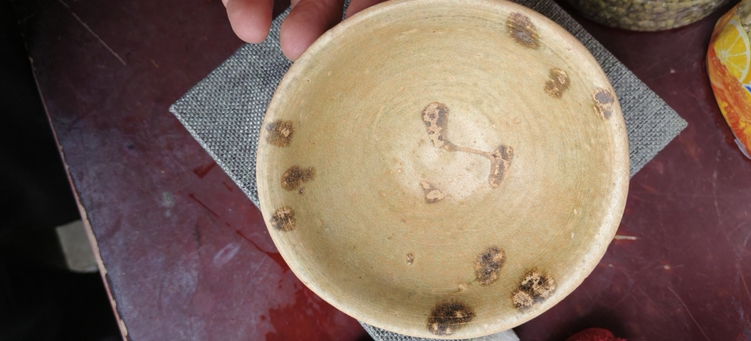 古玩陶瓷青釉褐斑碗真品鑒賞圖