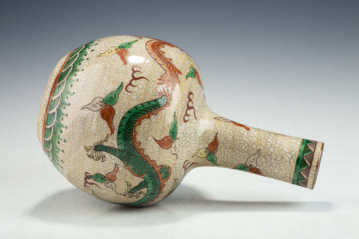 古玩陶瓷清晚·哥釉五彩雙龍戲珠紋天球瓶拍賣(mài)，當(dāng)前價(jià)格4544元