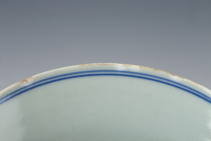 古玩陶瓷清中·青花線描纏枝花卉紋盤
真品鑒賞圖