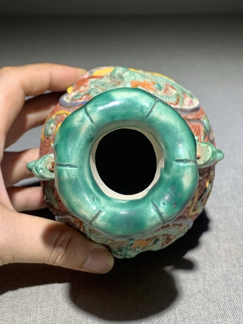古玩陶瓷（全品）民國時期大清乾隆年制”寄托款粉彩浮雕堆塑龍鳳紋雙耳賞瓶高19cm拍賣，當前價格1398元