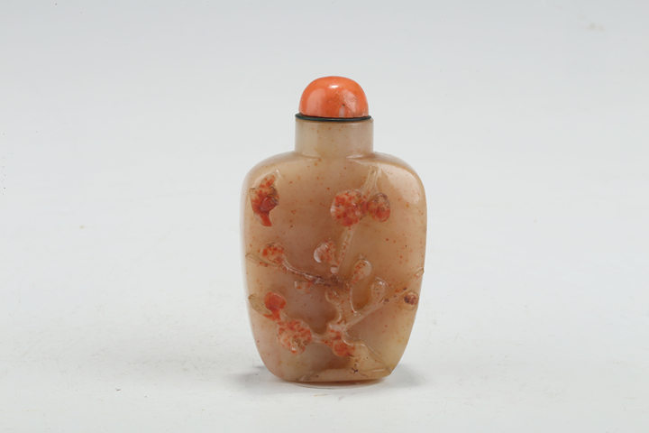 古玩陶瓷清代·壽山芙蓉石雕瑞獸花卉紋鼻煙壺真品鑒賞圖