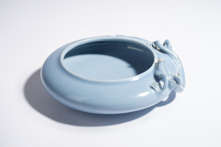 古玩陶瓷民國·天藍(lán)釉堆塑螭龍紋洗真品鑒賞圖