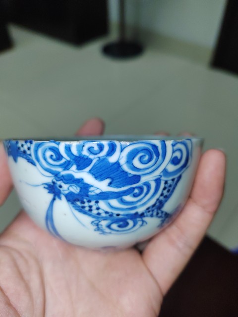 古玩陶瓷玉龍變化玉環(huán)底青花茶圓真品鑒賞圖