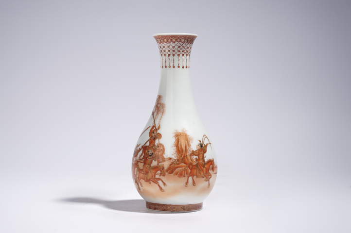 古玩陶瓷民國·礬紅描金三英戰呂布詩文玉壺春瓶真品鑒賞圖