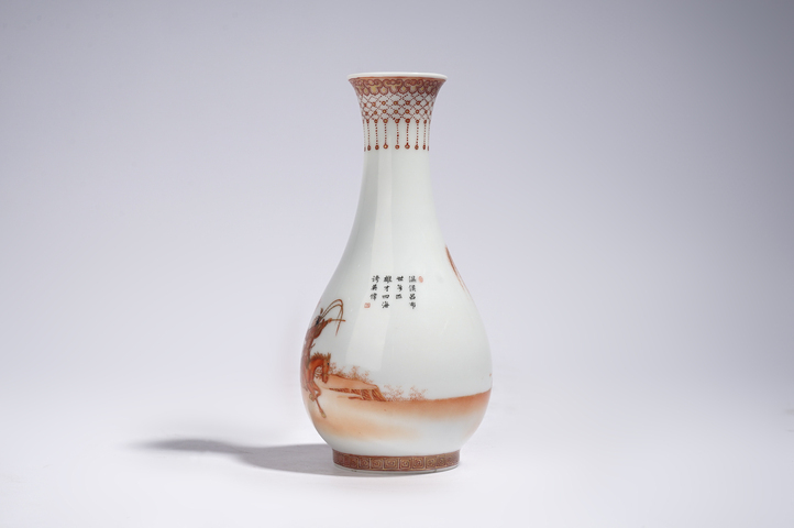 古玩陶瓷民國·礬紅描金三英戰呂布詩文玉壺春瓶真品鑒賞圖