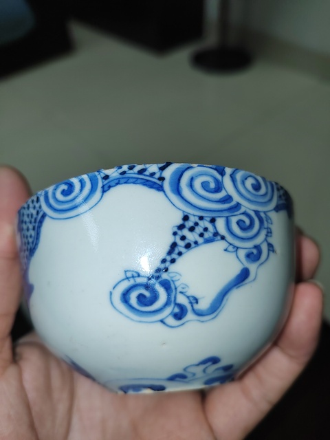 古玩陶瓷玉龍變化玉環(huán)底青花茶圓真品鑒賞圖