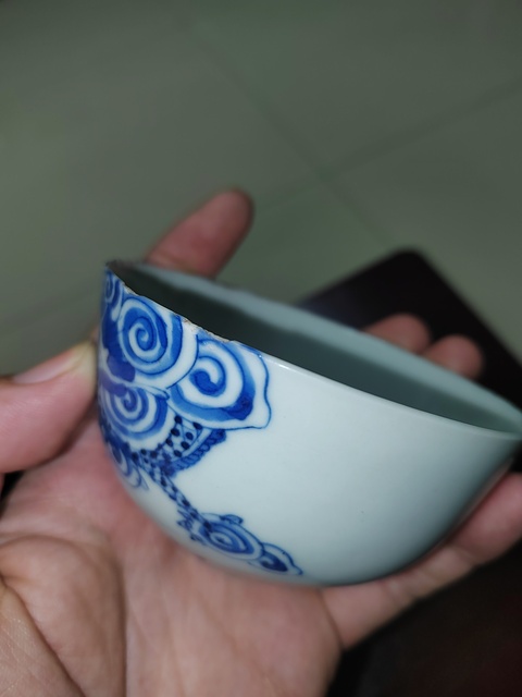 古玩陶瓷玉龍變化玉環(huán)底青花茶圓真品鑒賞圖