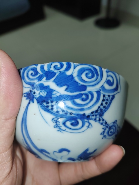 古玩陶瓷玉龍變化玉環(huán)底青花茶圓真品鑒賞圖
