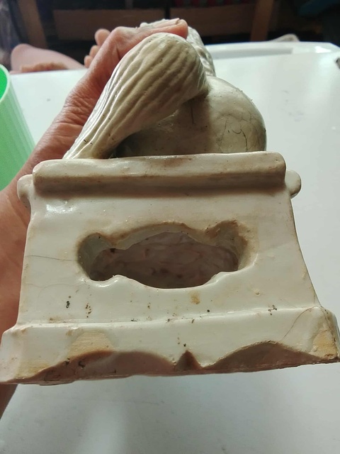 古玩陶瓷獅子塑像真品鑒賞圖