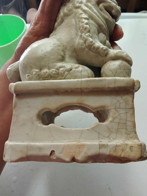 古玩陶瓷獅子塑像真品鑒賞圖