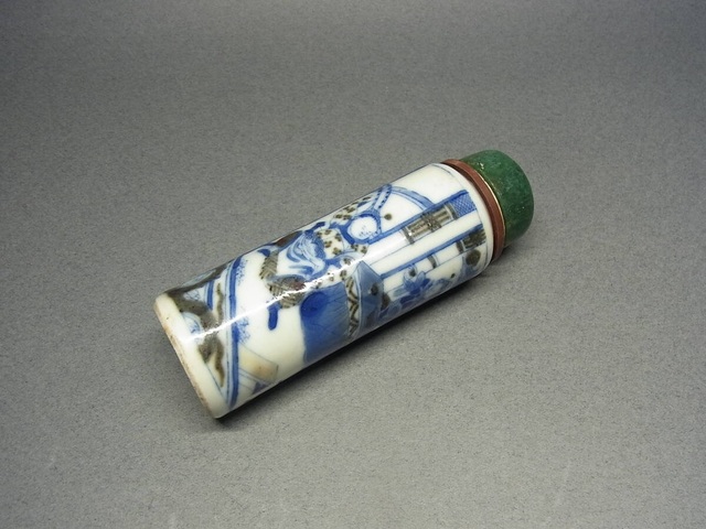 古玩陶瓷青花釉里紅鼻煙壺真品鑒賞圖