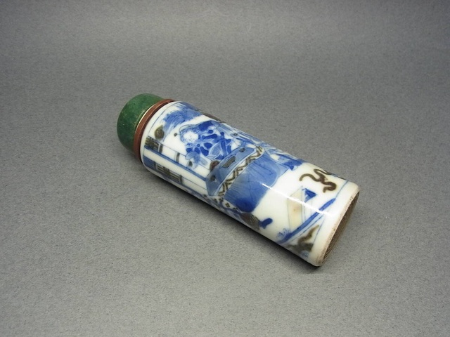 古玩陶瓷青花釉里紅鼻煙壺真品鑒賞圖