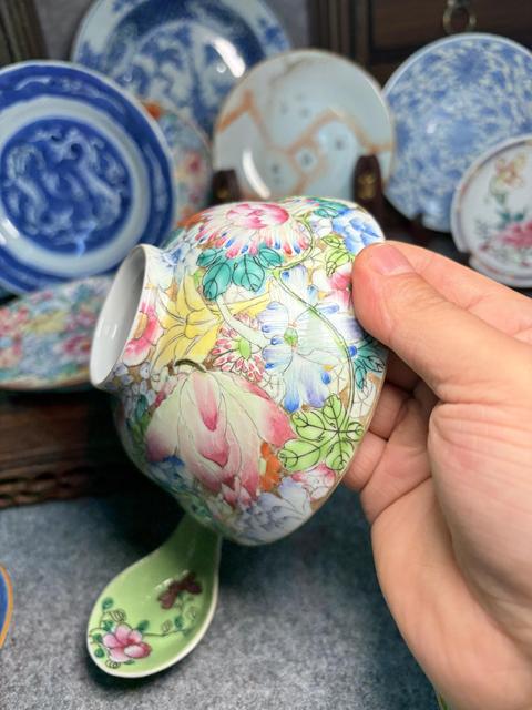 古玩陶瓷民國金地粉彩百花蓋碗真品鑒賞圖