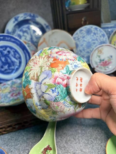 古玩陶瓷民國金地粉彩百花蓋碗真品鑒賞圖