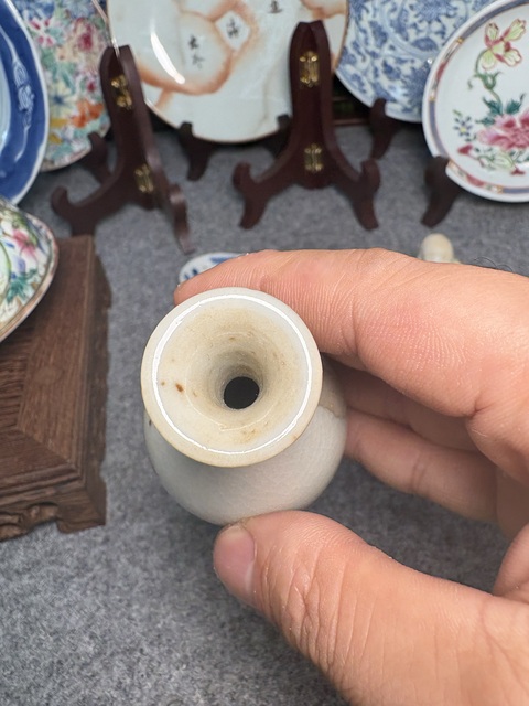 古玩陶瓷清中期哥釉玉壺春瓶真品鑒賞圖