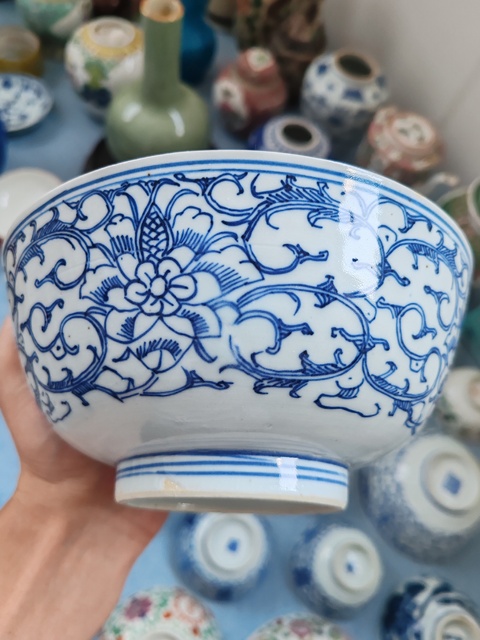 古玩陶瓷青花纏枝花卉紋碗真品鑒賞圖