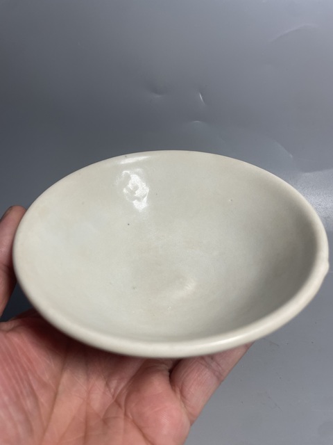 古玩陶瓷邢窯唇口盞真品鑒賞圖