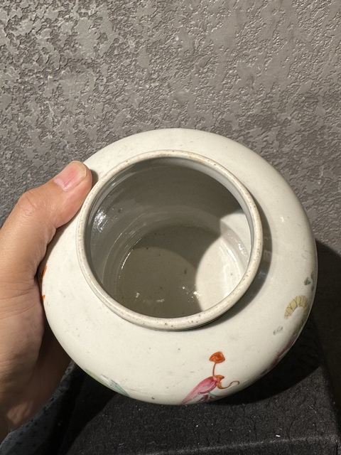 古玩陶瓷粉彩鳳穿牡丹紋茶葉罐真品鑒賞圖