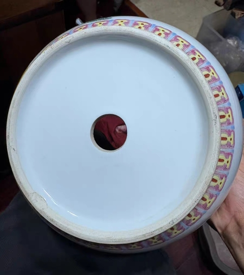 古玩陶瓷仕女紋粉彩花盆真品鑒賞圖