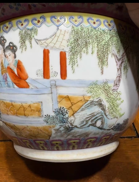古玩陶瓷仕女紋粉彩花盆真品鑒賞圖